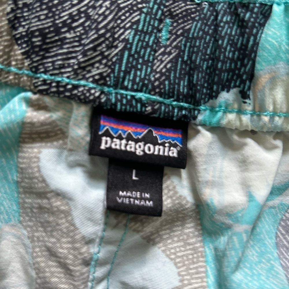 Patagonia Barely Baggies Print Shorts Hibiscus Field Howling Turquoise Large - Picture 3 of 7